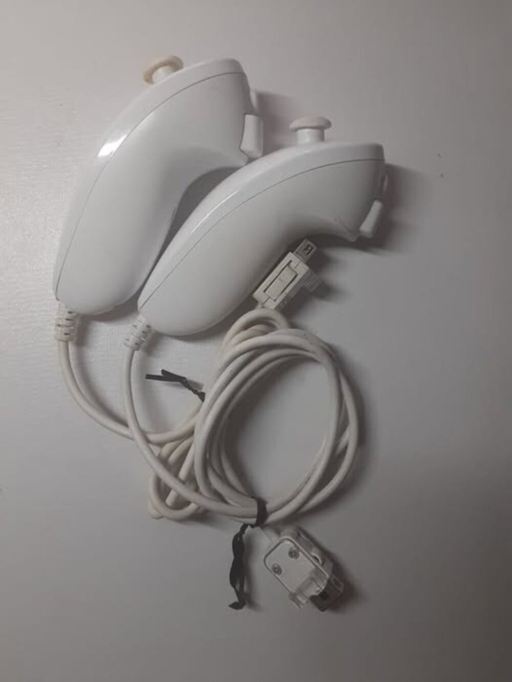 Nintendo Wii White Nunchuck Controller RVL-004 (Set of 2)